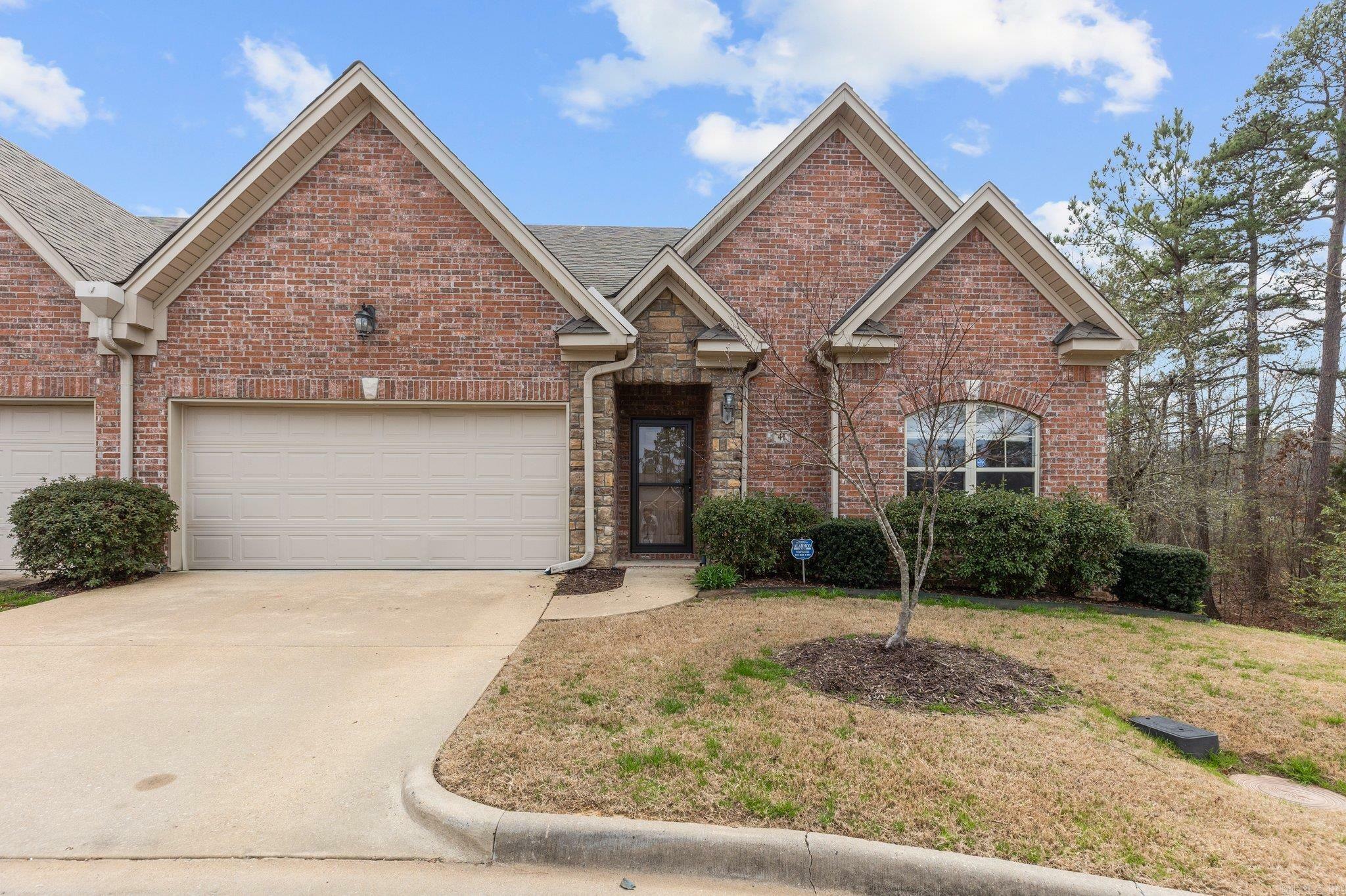 Property Photo:  41 Valletta Circle  AR 72223 