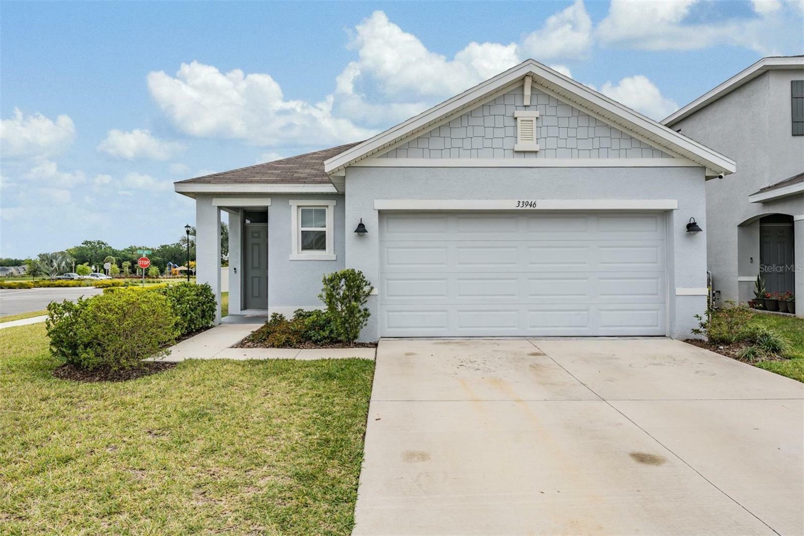 Property Photo:  33946 Jasmine Star Loop  FL 33543 