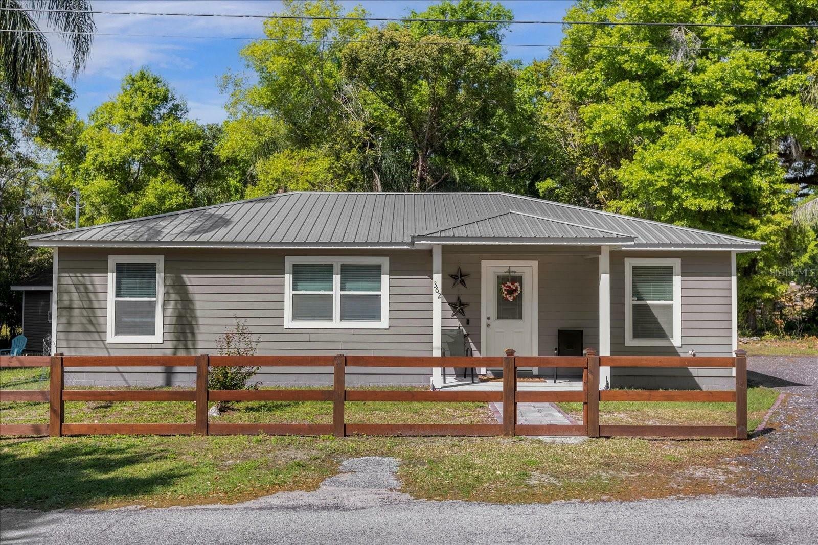 Property Photo:  362 N Main Avenue  FL 34736 