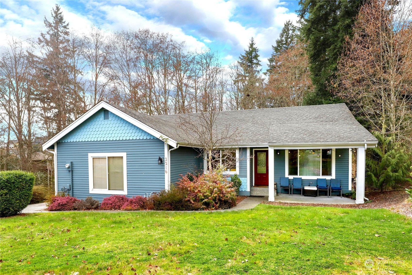 Property Photo: 2216 NE Thistle Court WA 98370