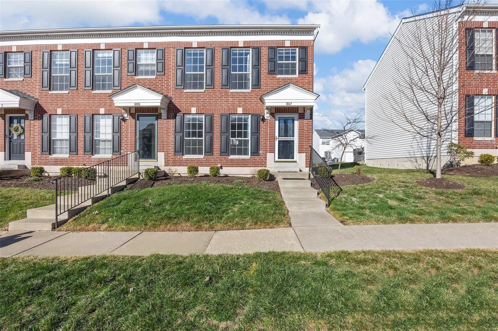 Property Photo:  807 Brookmead Drive  MO 63366 