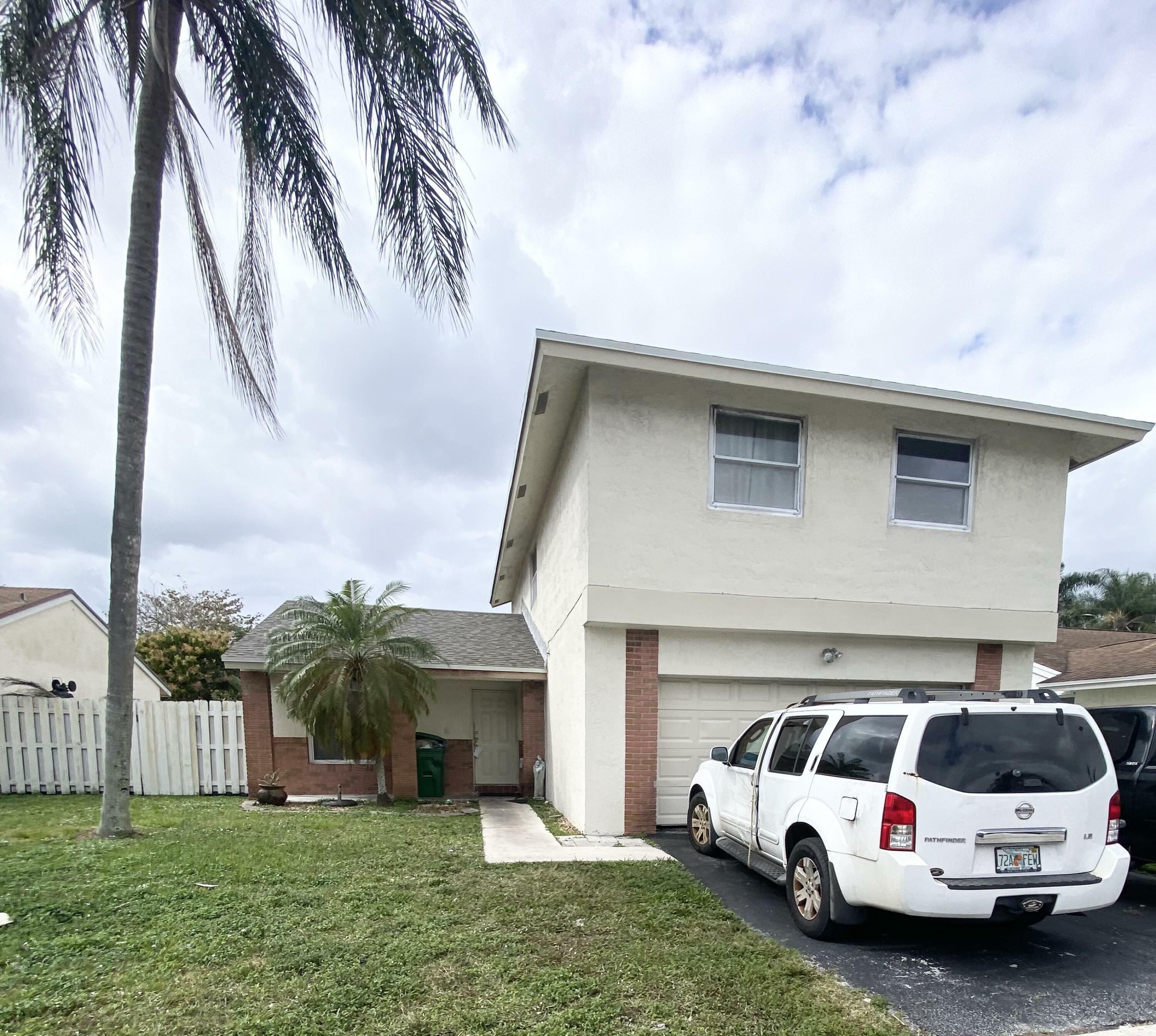 Property Photo: 671 Thornridge Avenue FL 33325