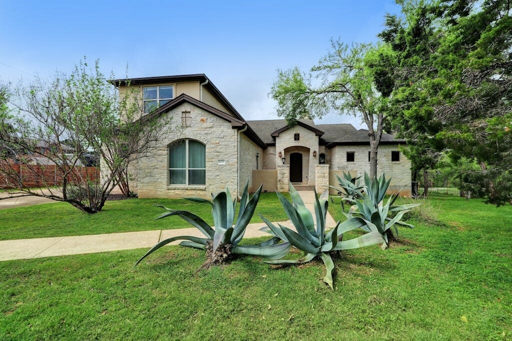 Property Photo: 4450 Stearns Lane TX 78735