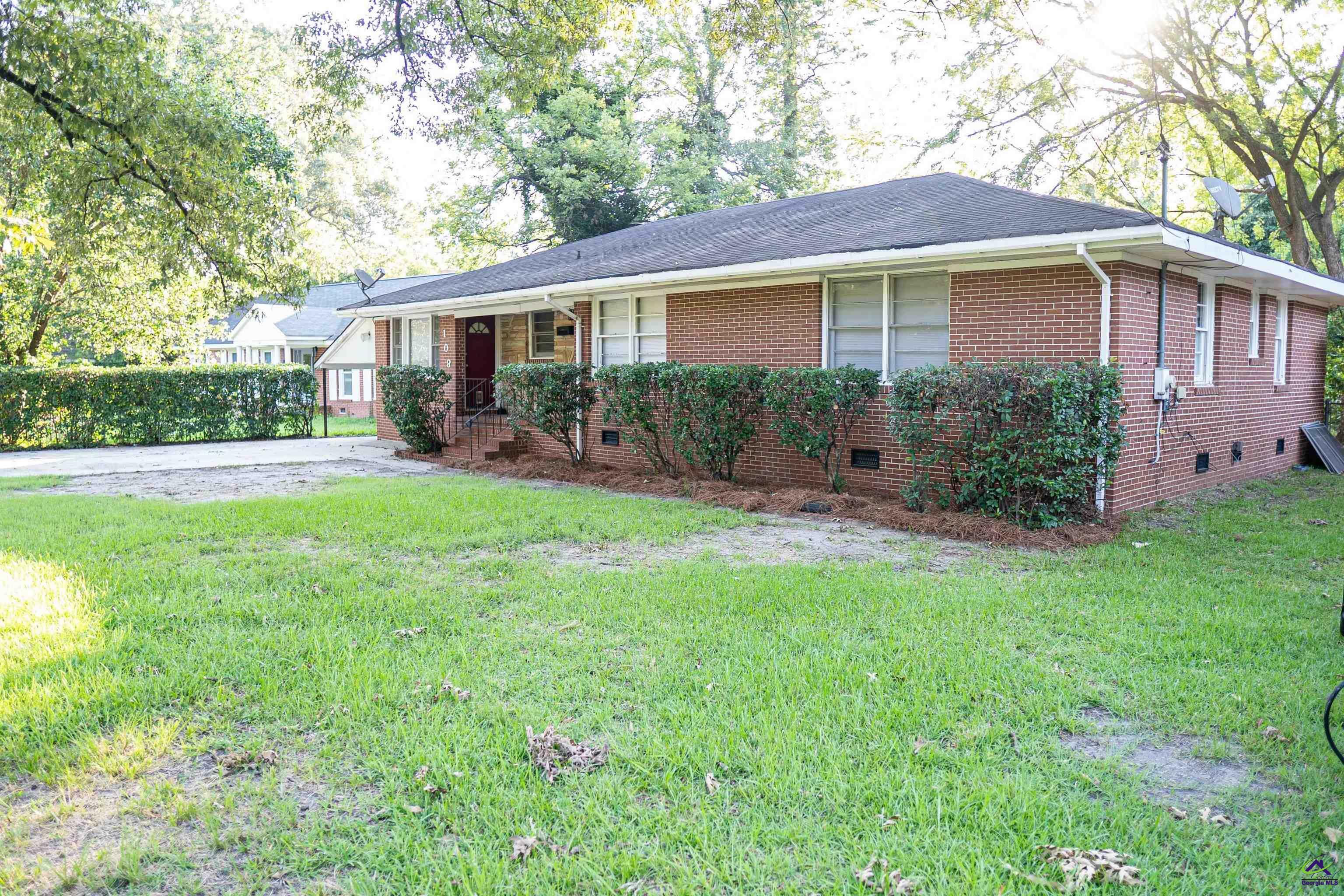 Property Photo:  108 Edna Place  GA 31093 