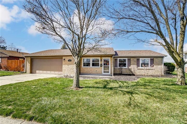 690 Maplecrest Drive  Troy OH 45373 photo