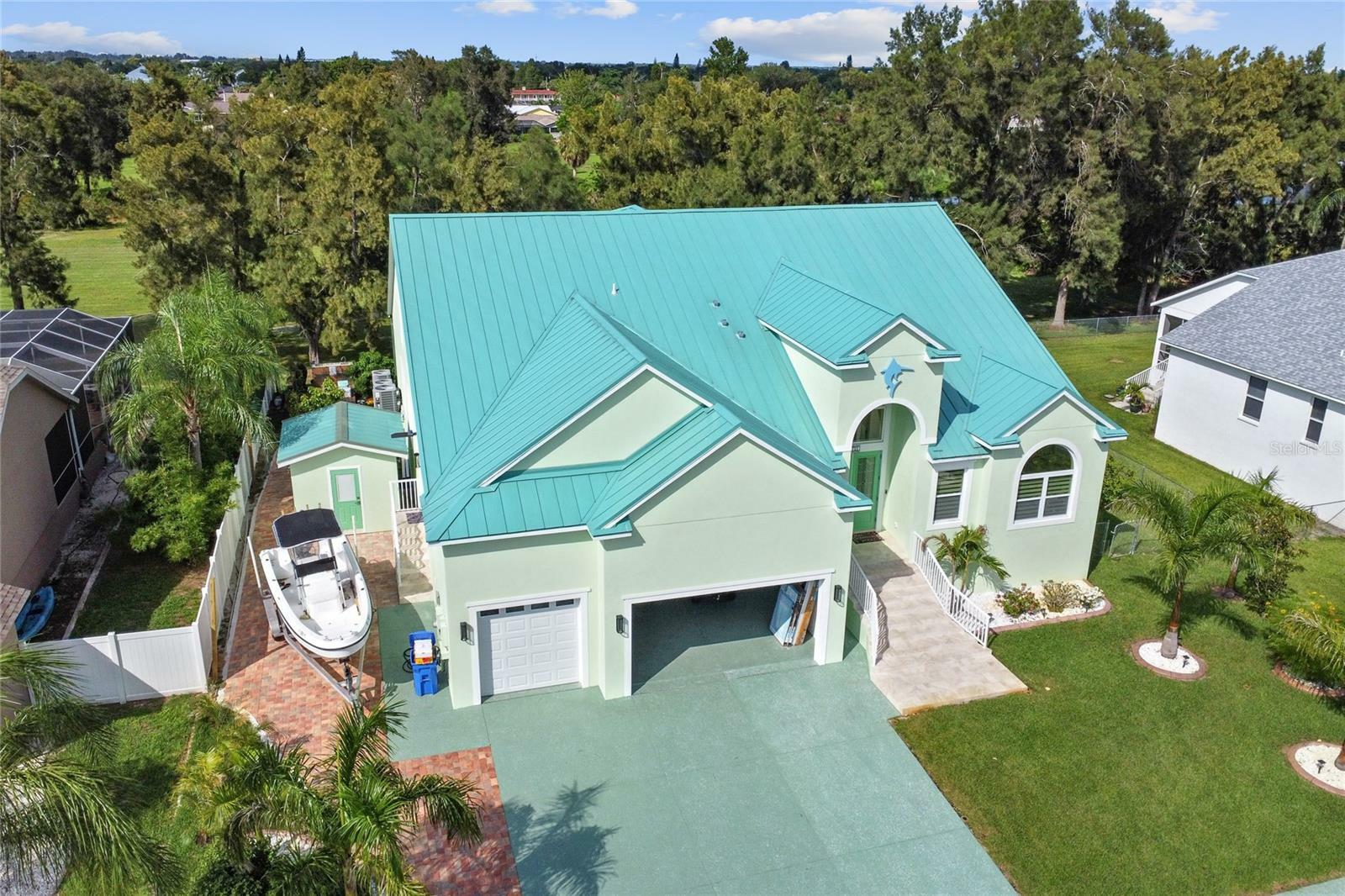 Property Photo:  711 Eagle Lane  FL 33572 