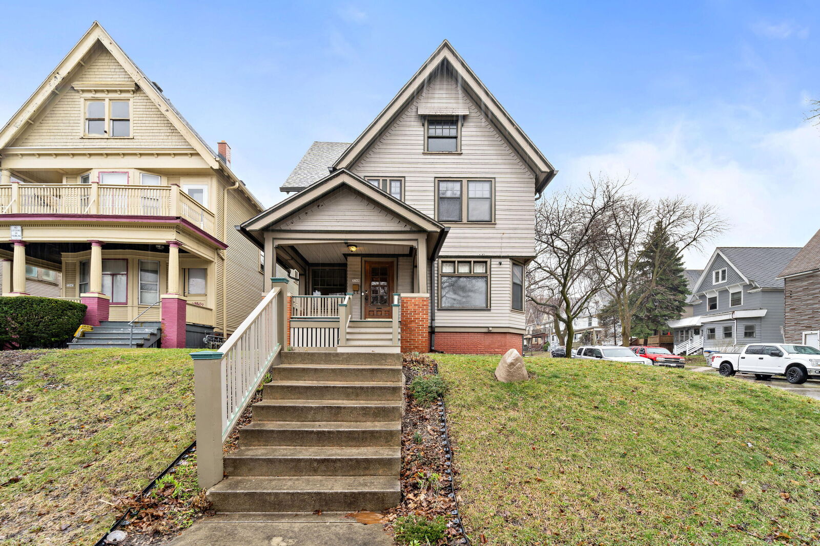 Property Photo: 3249 W McKinley Blvd WI 53208