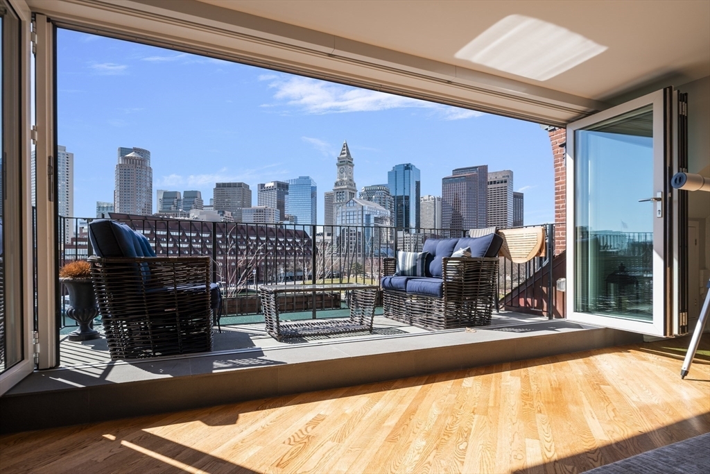 Property Photo: 55-8 Commercial Wharf Ph8 MA 02110