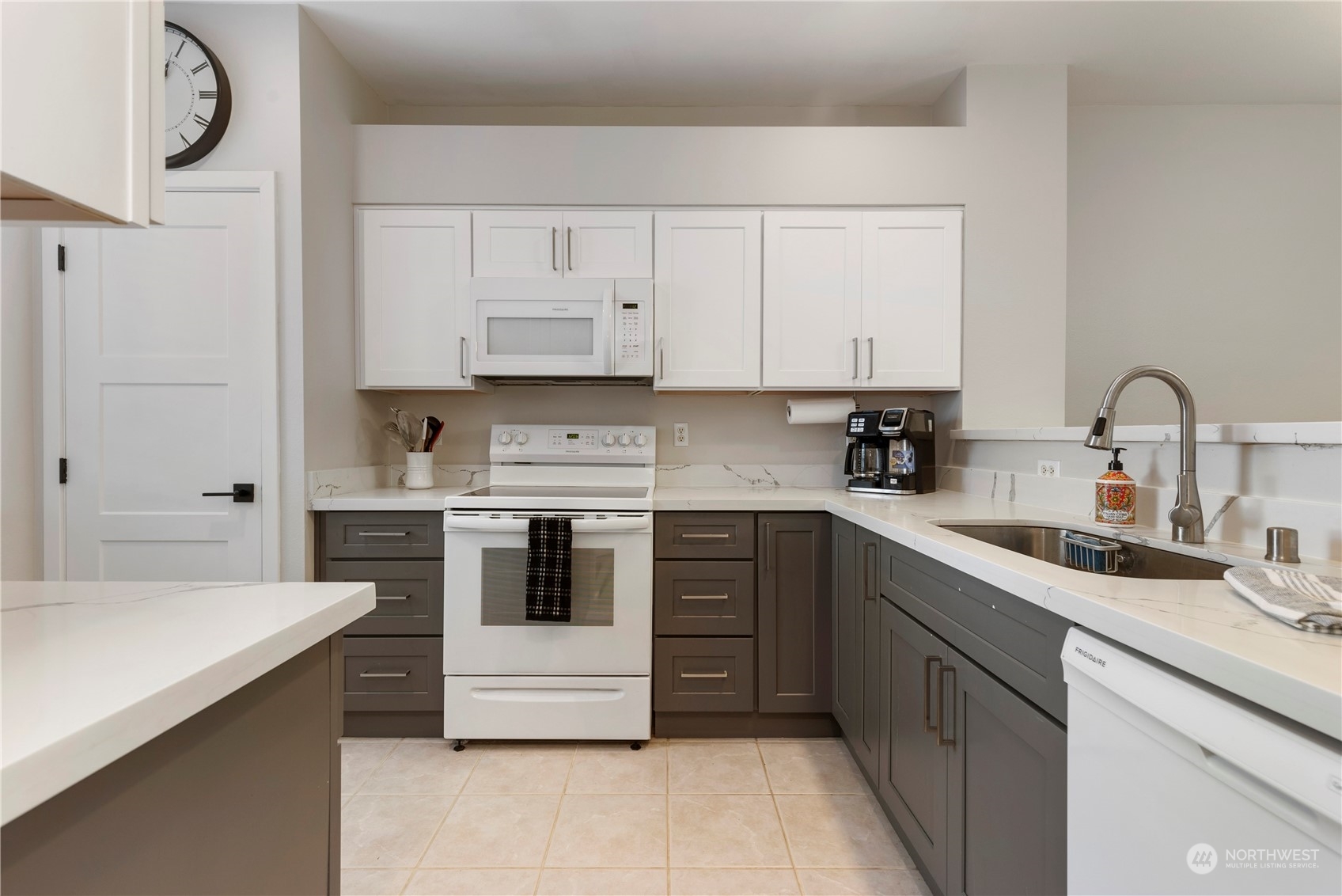 Property Photo: 17827 80th Avenue NE C102 WA 98028