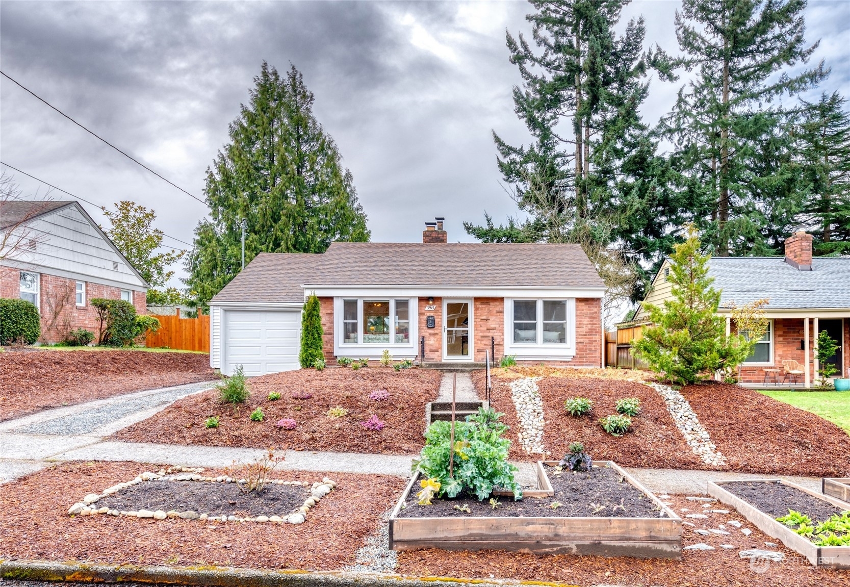 Property Photo:  3915 SW Rose Street  WA 98136 