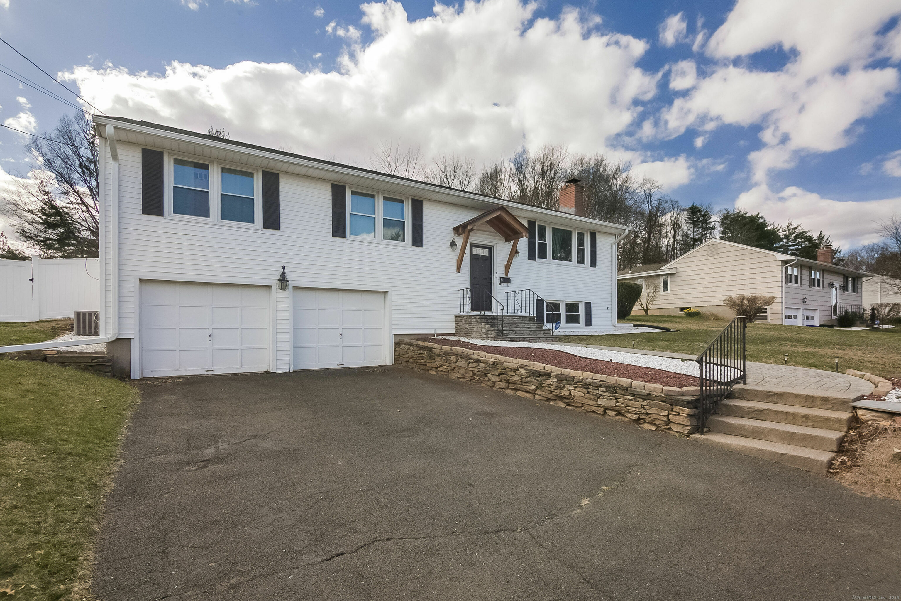 Property Photo:  45 Turkey Hill Road  CT 06111 