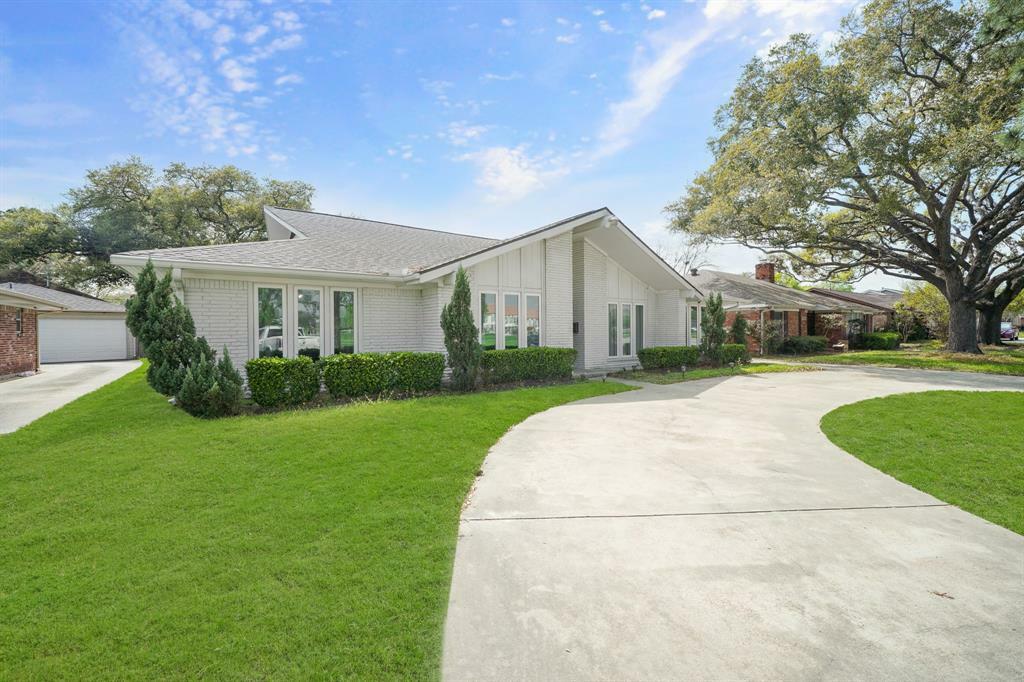 Property Photo:  6215 S Braeswood Boulevard  TX 77096 