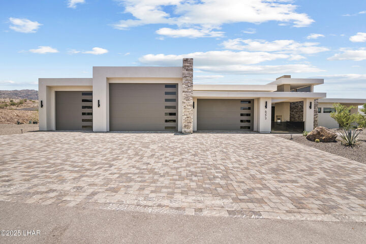 6273 Avienda De Los Colinas  Lake Havasu City AZ 86406 photo