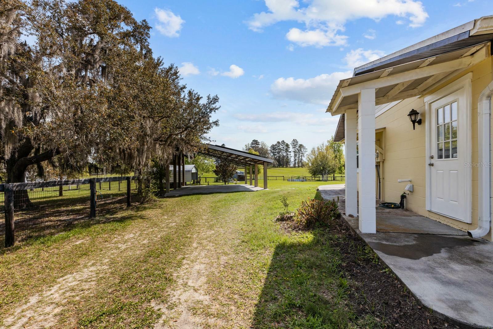 Property Photo:  4891 NE County Road 337  FL 32621 