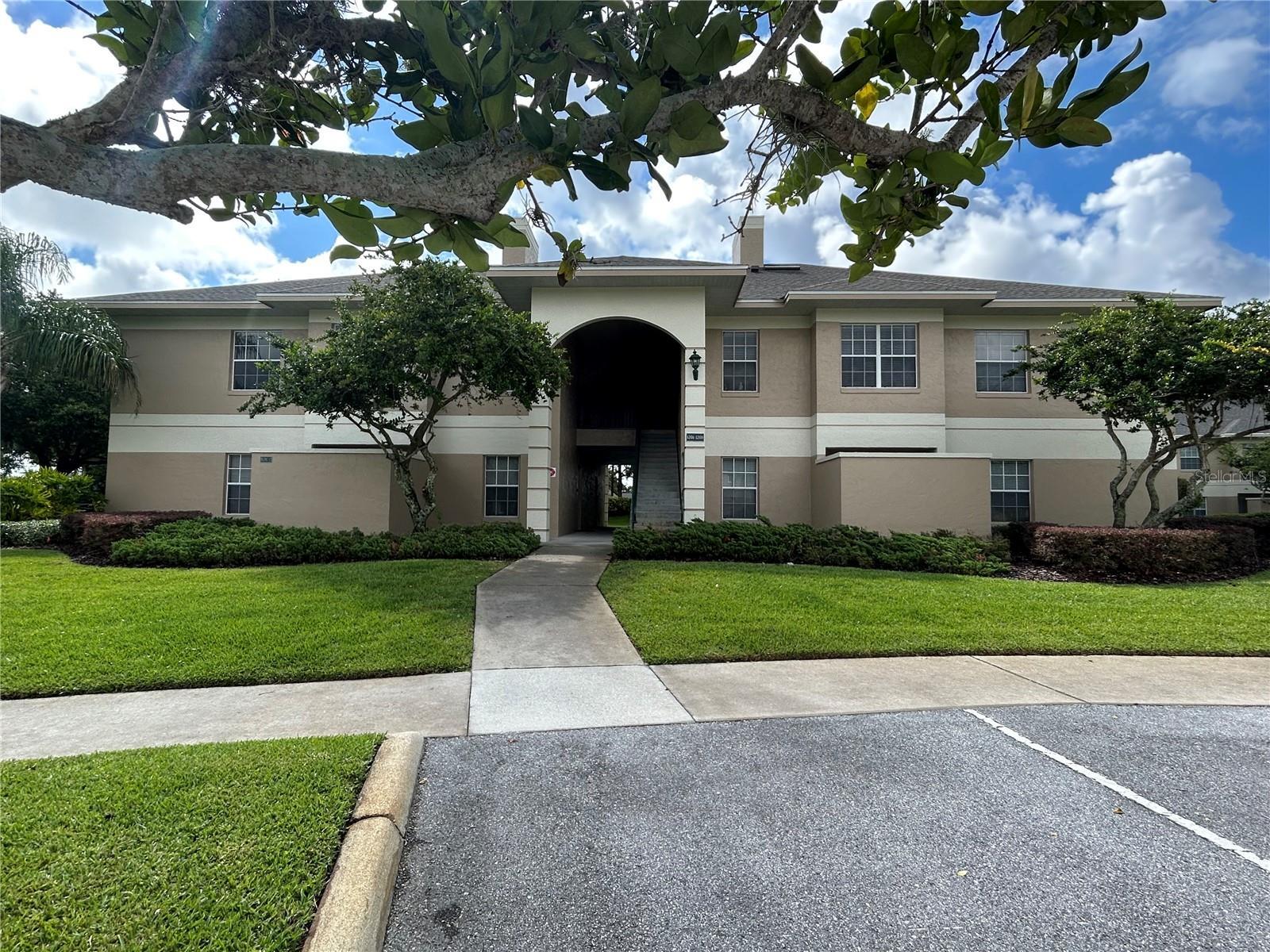 Property Photo:  1201 Eagle Pond Drive 1201  FL 33884 