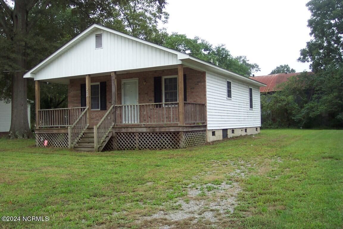 Property Photo:  412 E 10th Street  NC 27874 