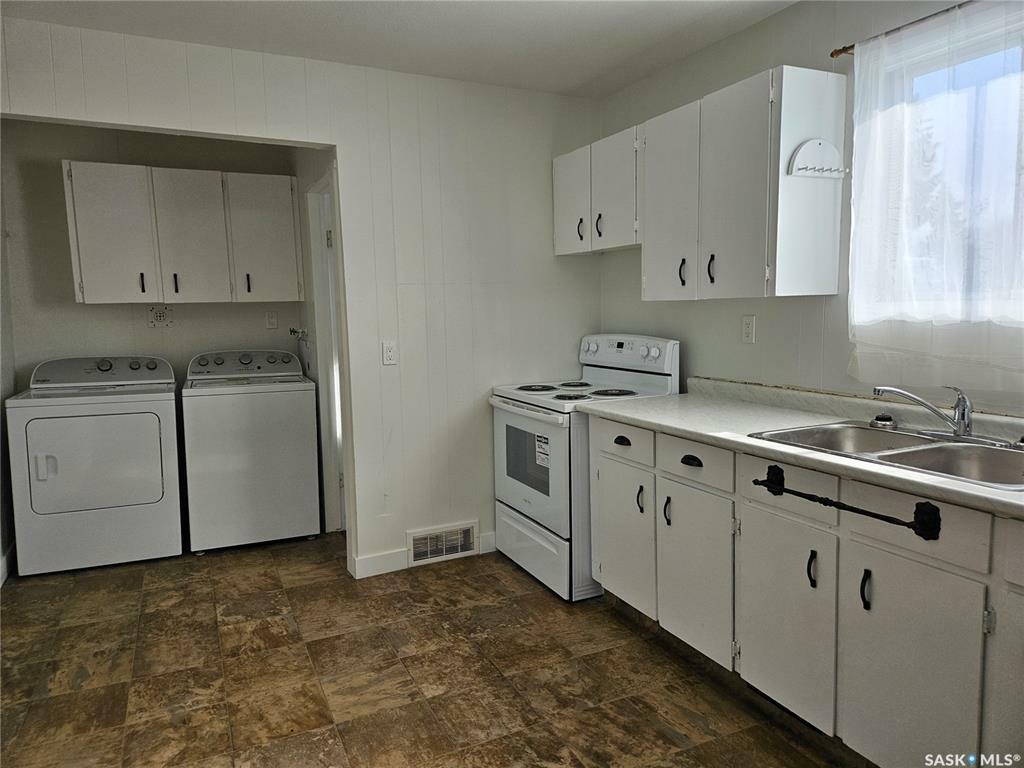 Property Photo:  1292 106th Street  SK S9A 1X2 