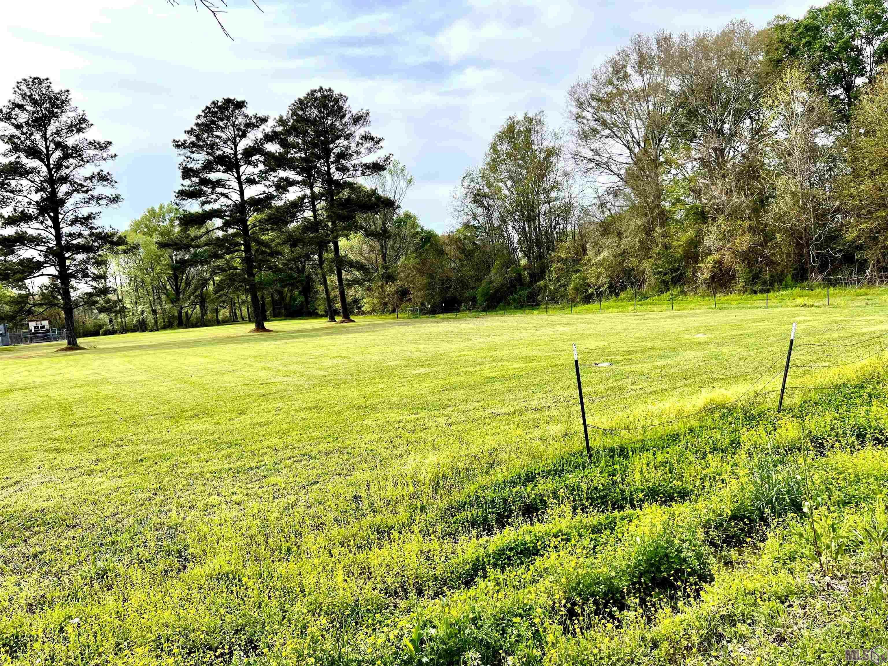 Property Photo:  2485 Old Baker Rd  LA 70791 