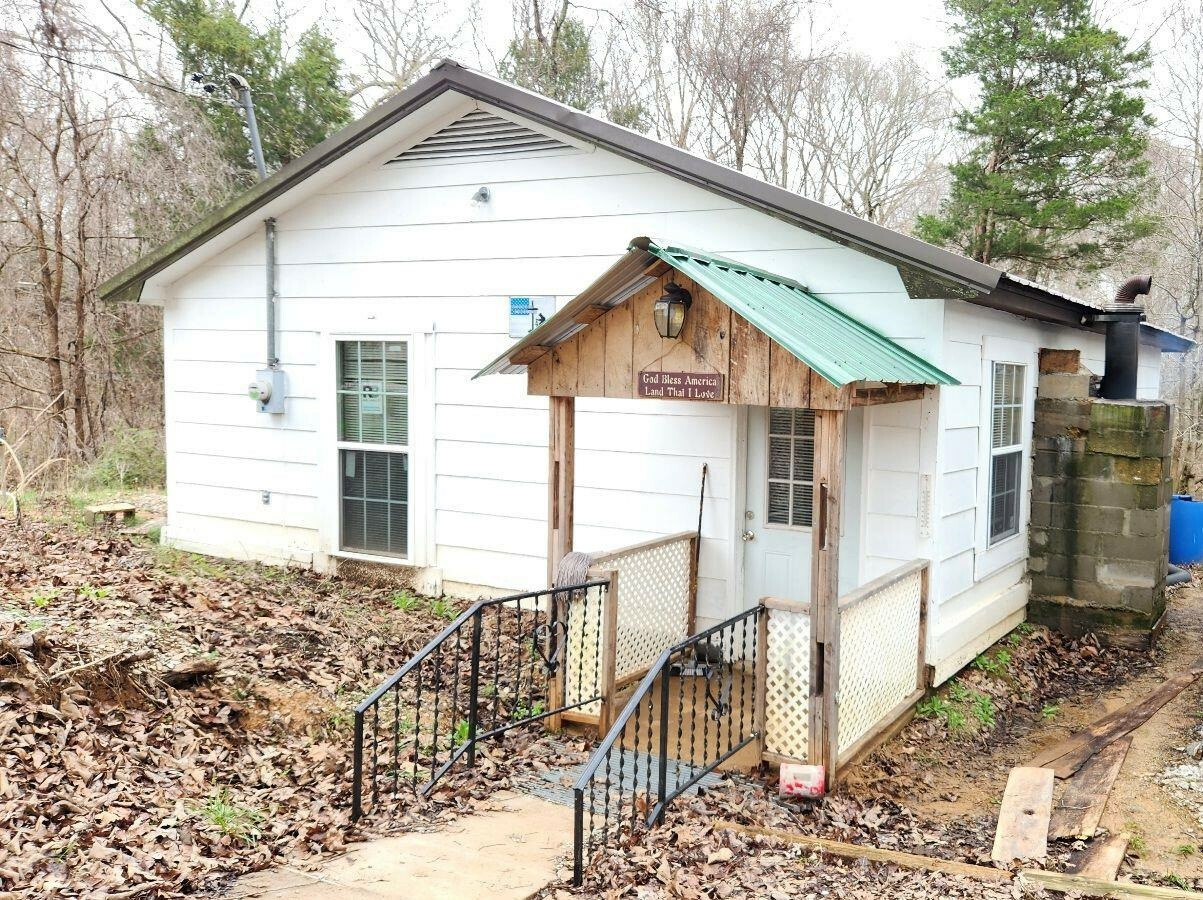 Property Photo:  550 Liberty Claybrook Road  TN 38313 