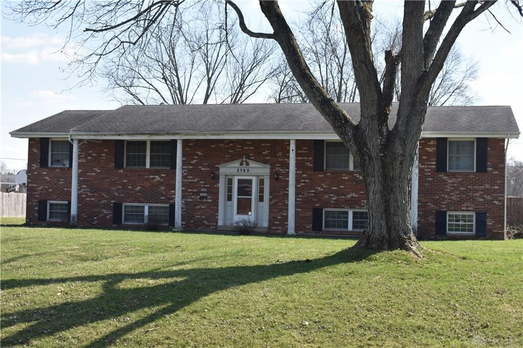 Property Photo: 2582 Valdina Drive OH 45434