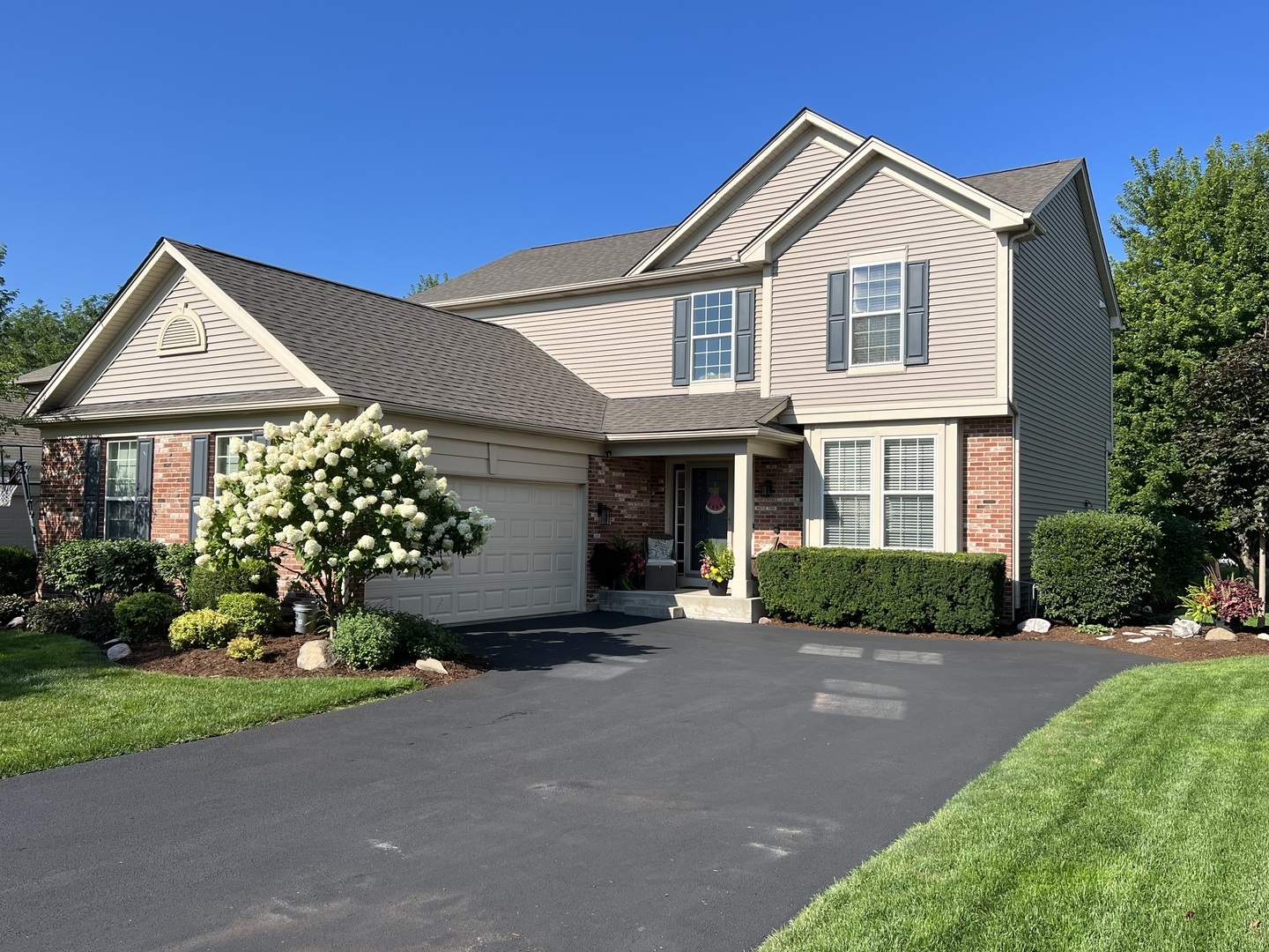 Property Photo:  4111 Georgetown Circle  IL 60102 