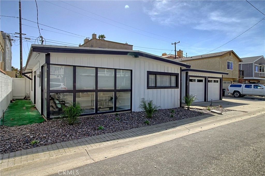 Property Photo:  320 Sunset Drive  CA 93035 