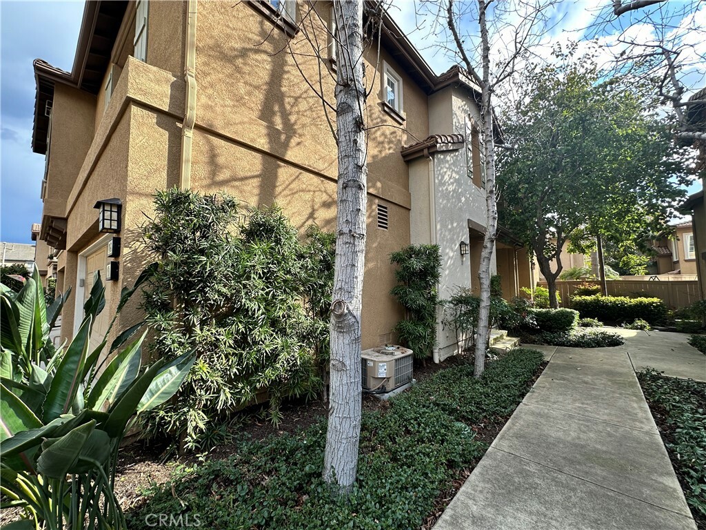 Property Photo: 11 Bellevue CA 92602