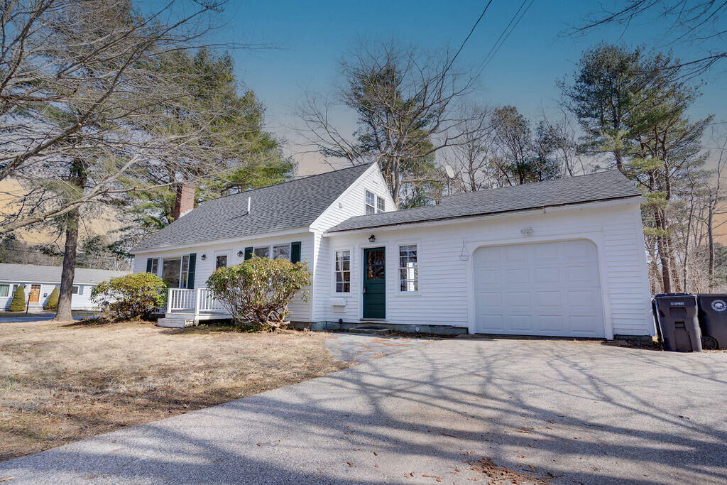 Property Photo:  15 Woodside Drive  ME 04043 