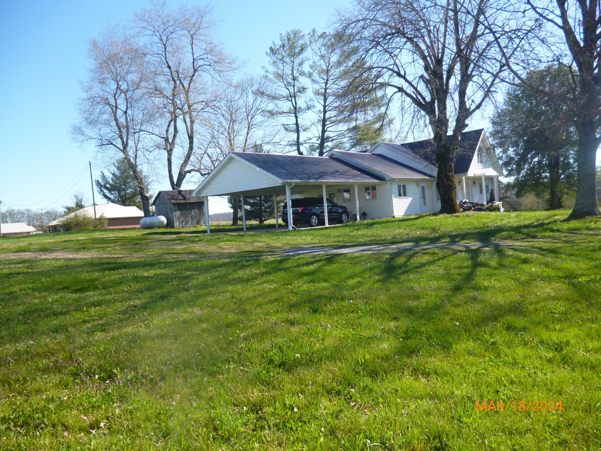 Property Photo: 4857 Highway 48 N TN 37137