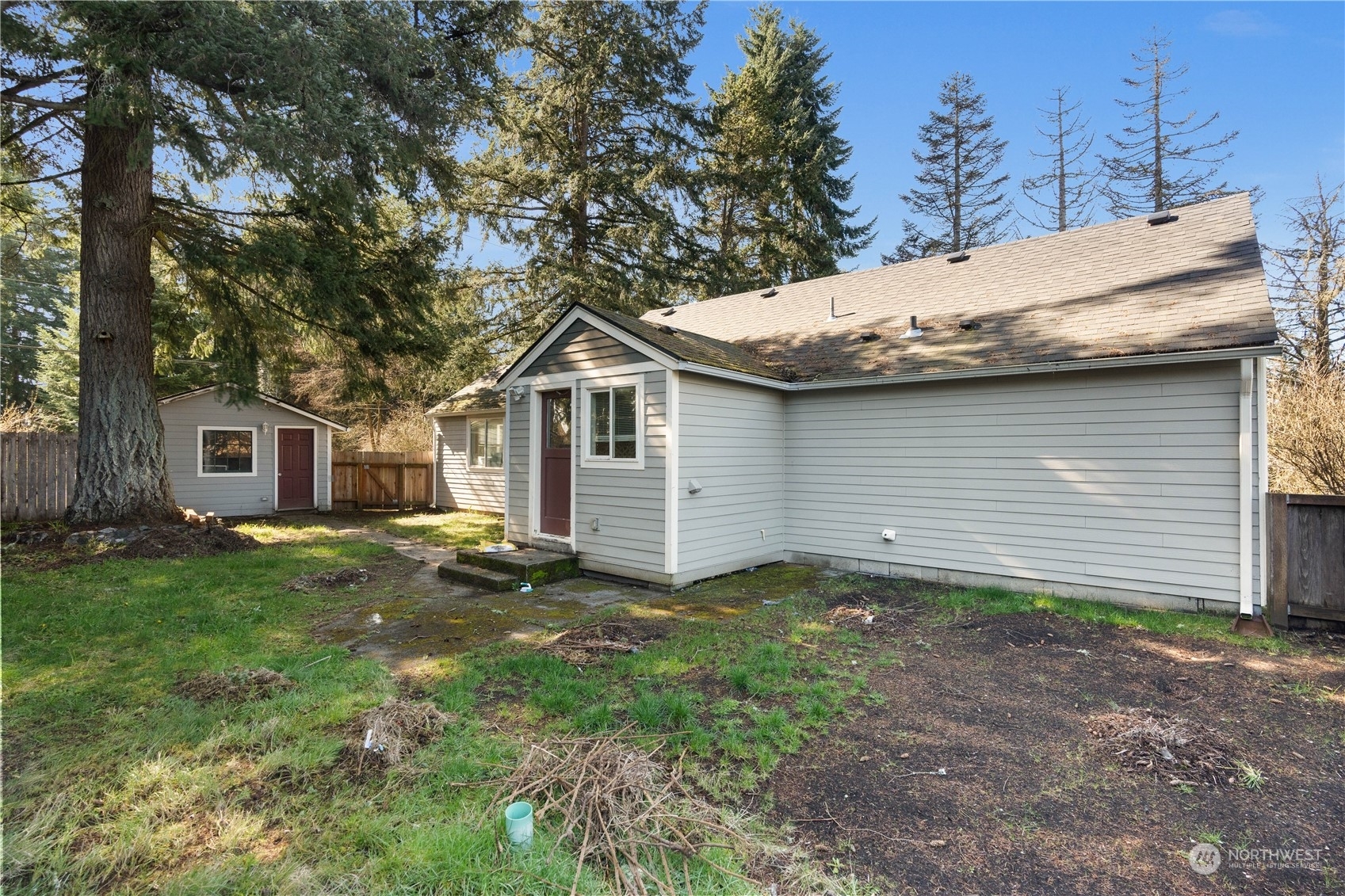 Property Photo:  4116 4118 15th Avenue NE  WA 98516 