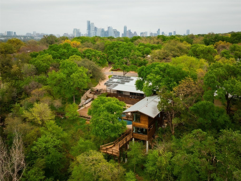 Property Photo:  2611 Deerfoot Trail  TX 78704 