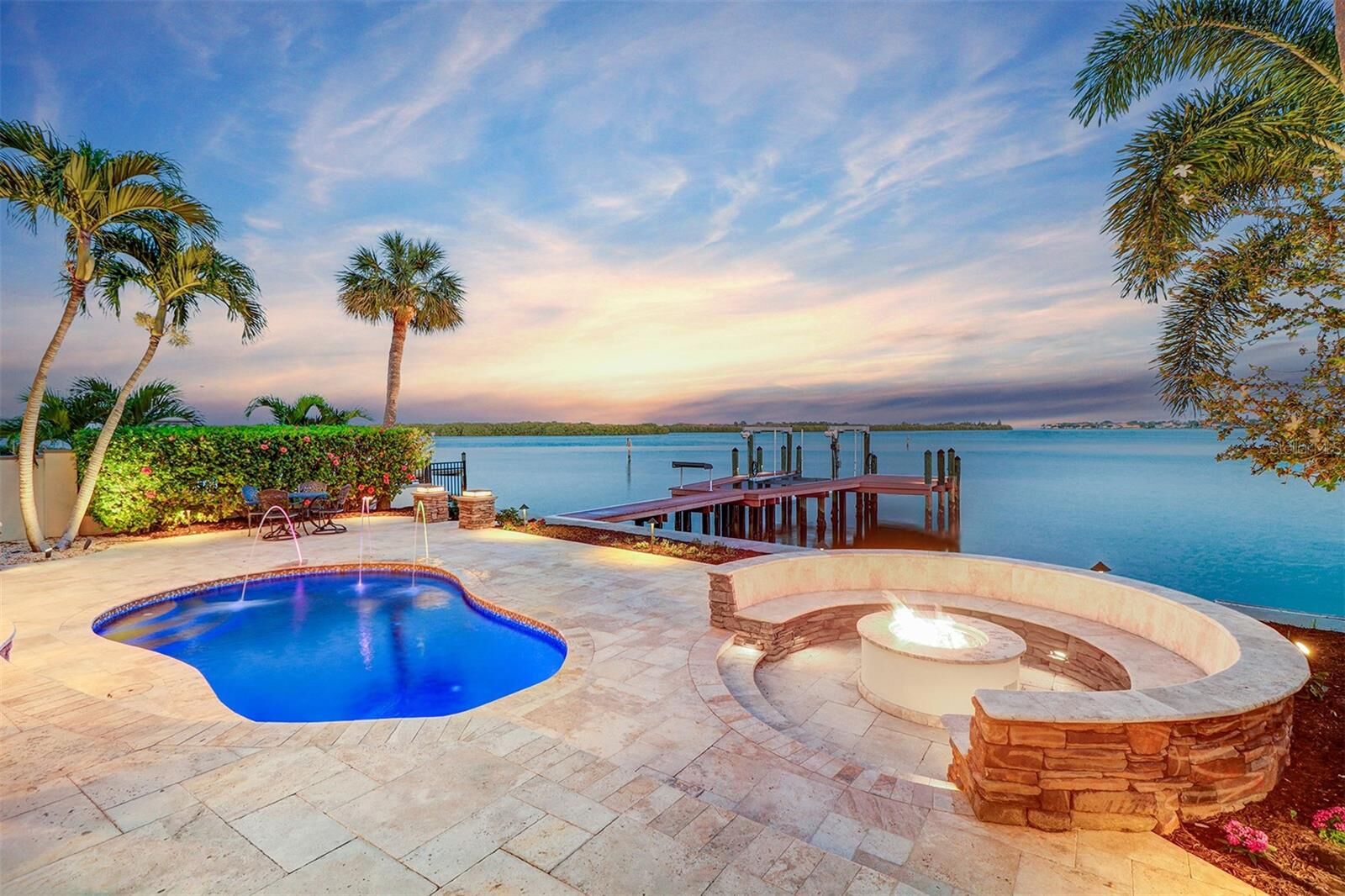 Property Photo: 6627 Bayou Grande Boulevard NE FL 33702