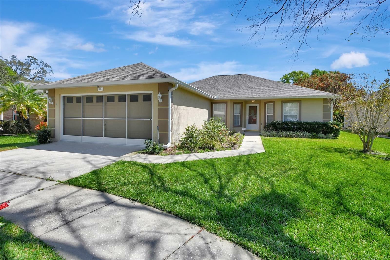 Property Photo:  512 Sherwood Oaks Road  FL 32763 