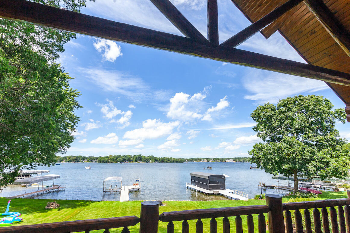 Property Photo:  N60w34978 Lake Dr  WI 53066 