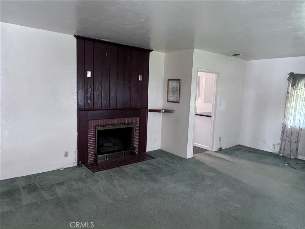 Property Photo:  1025 San Jacinto Street  CA 92373 