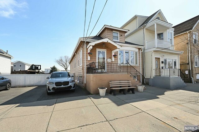 Property Photo:  122 Heckel Street  NJ 07109 