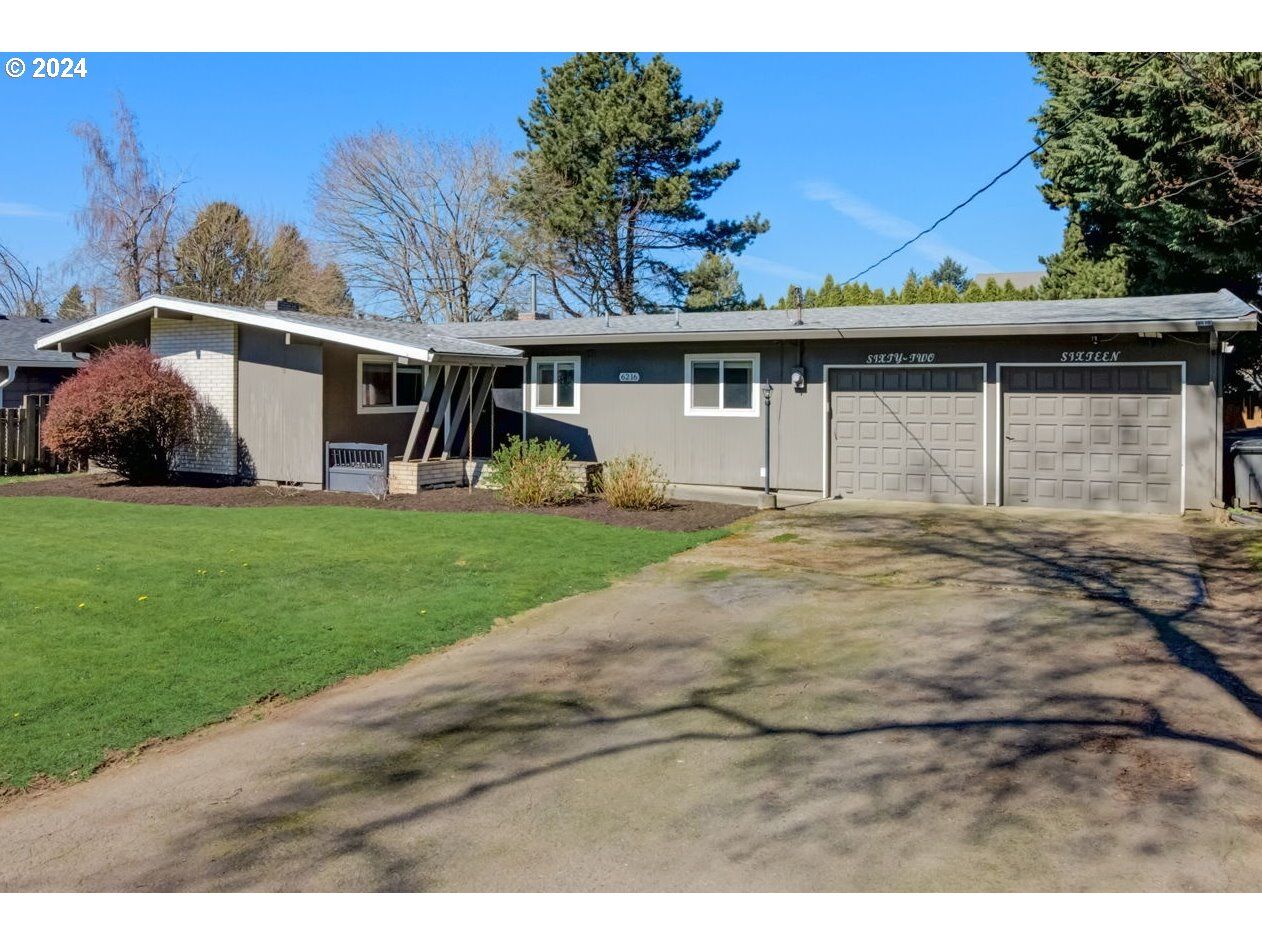 Property Photo:  6216 NE 40th St  WA 98661 