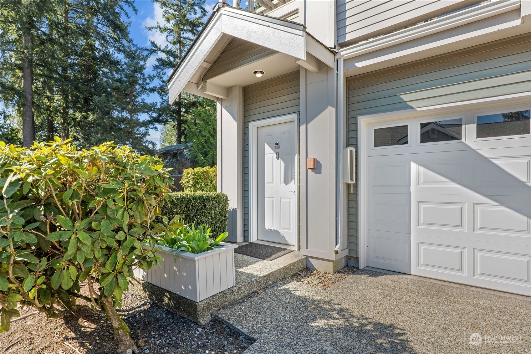 Property Photo:  22709 4th Avenue W 106  WA 98021 