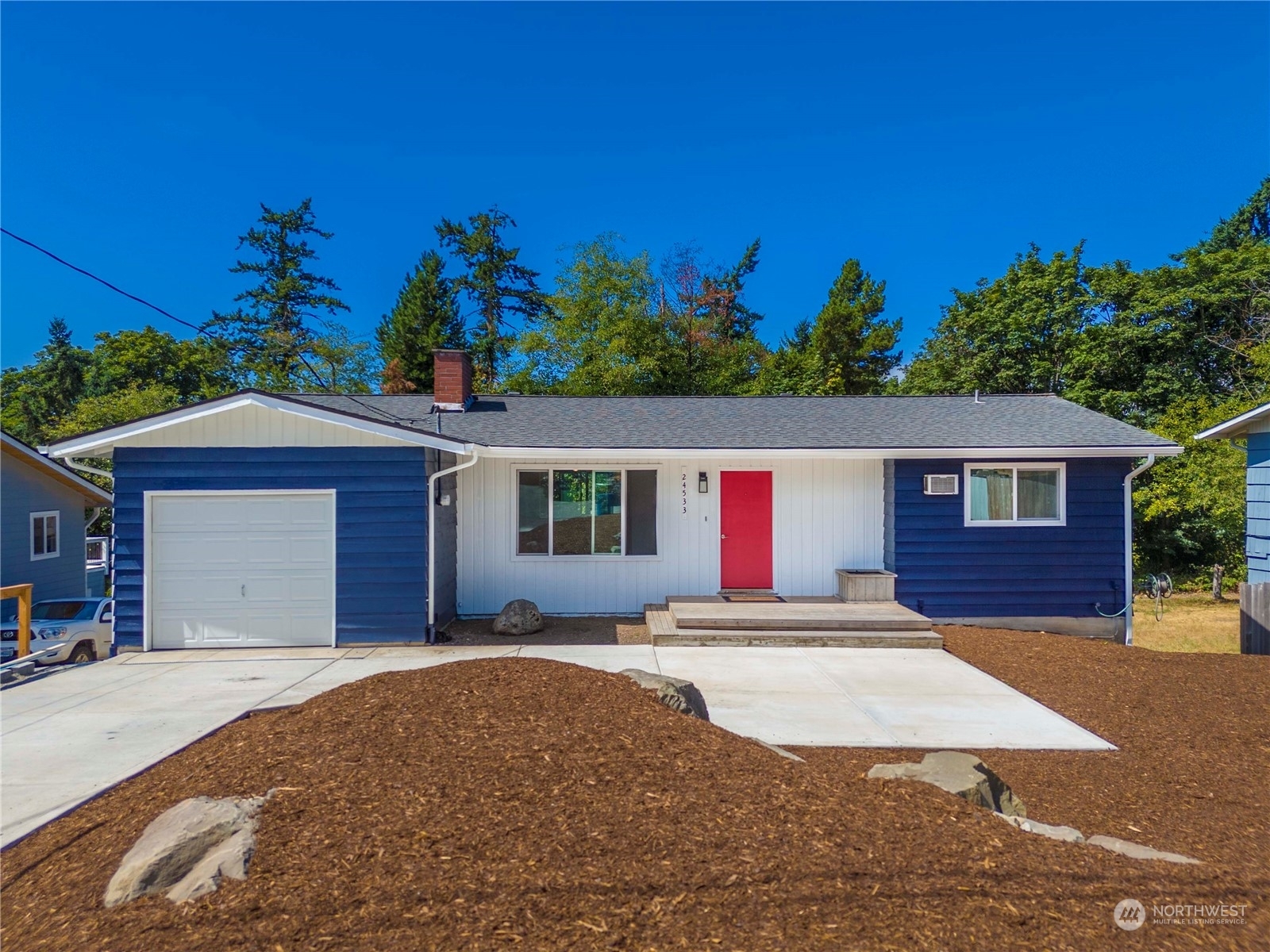 Property Photo: 24533 35th Avenue S WA 98032