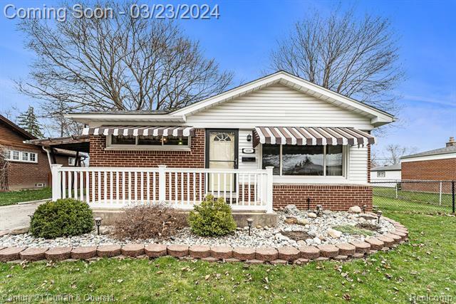 Property Photo:  16198 Oceana Avenue  MI 48101 