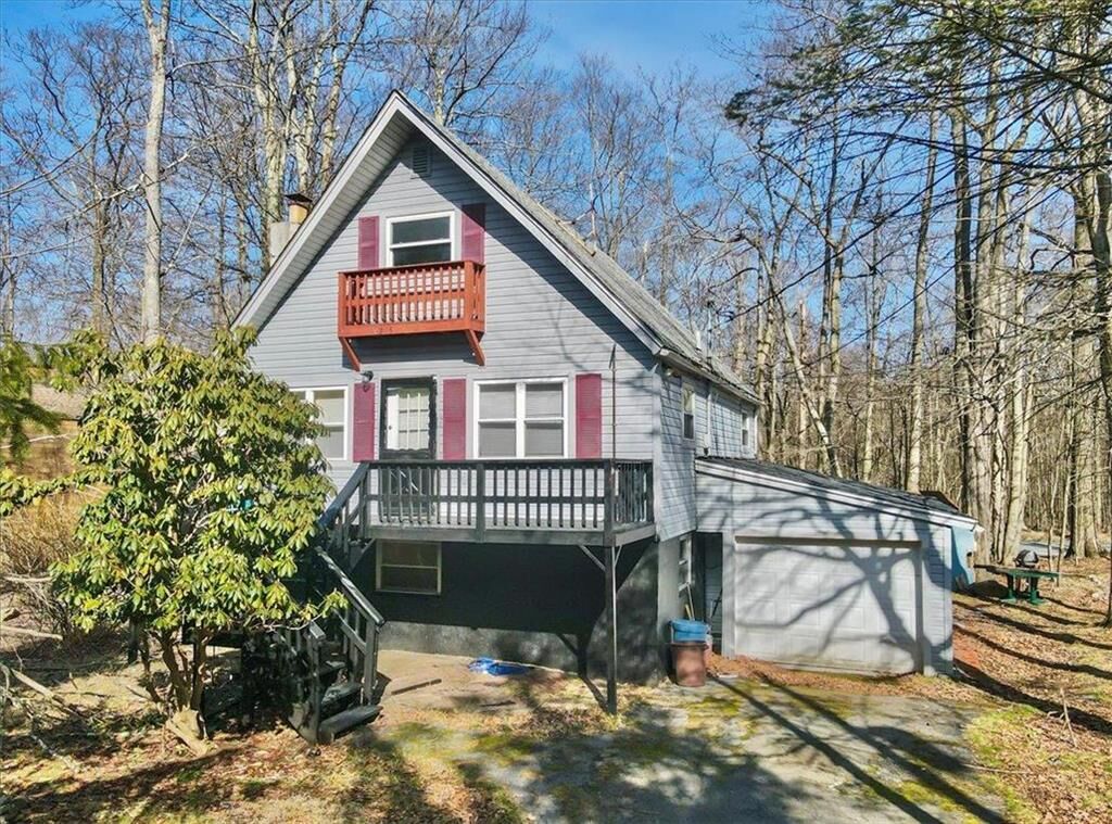 Property Photo: 5605 Pembrook Drive PA 18466