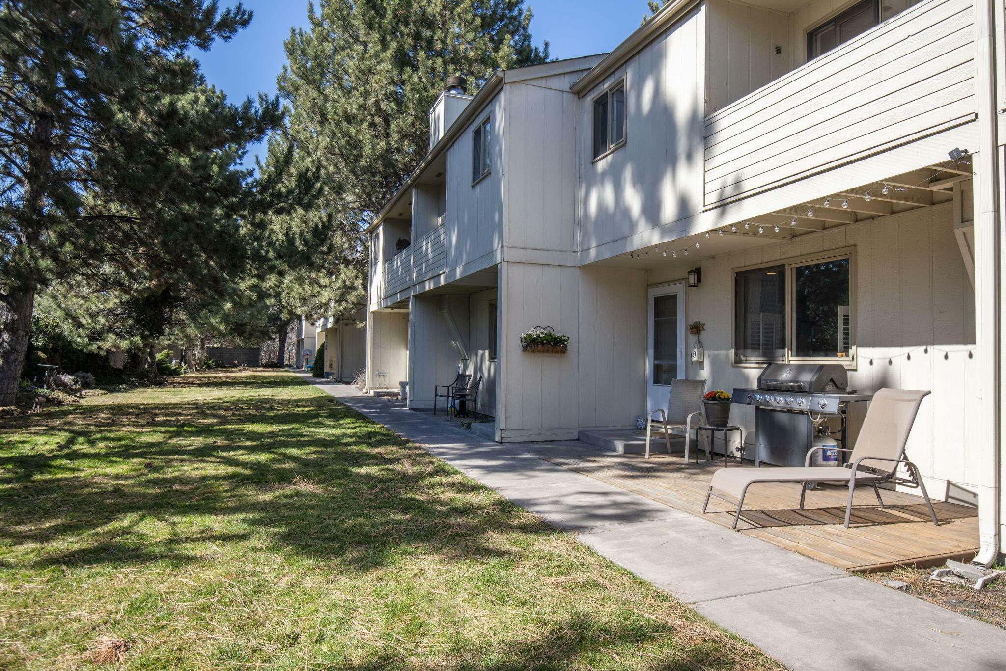 Property Photo: 1050 NE Butler Market Road 9 OR 97701