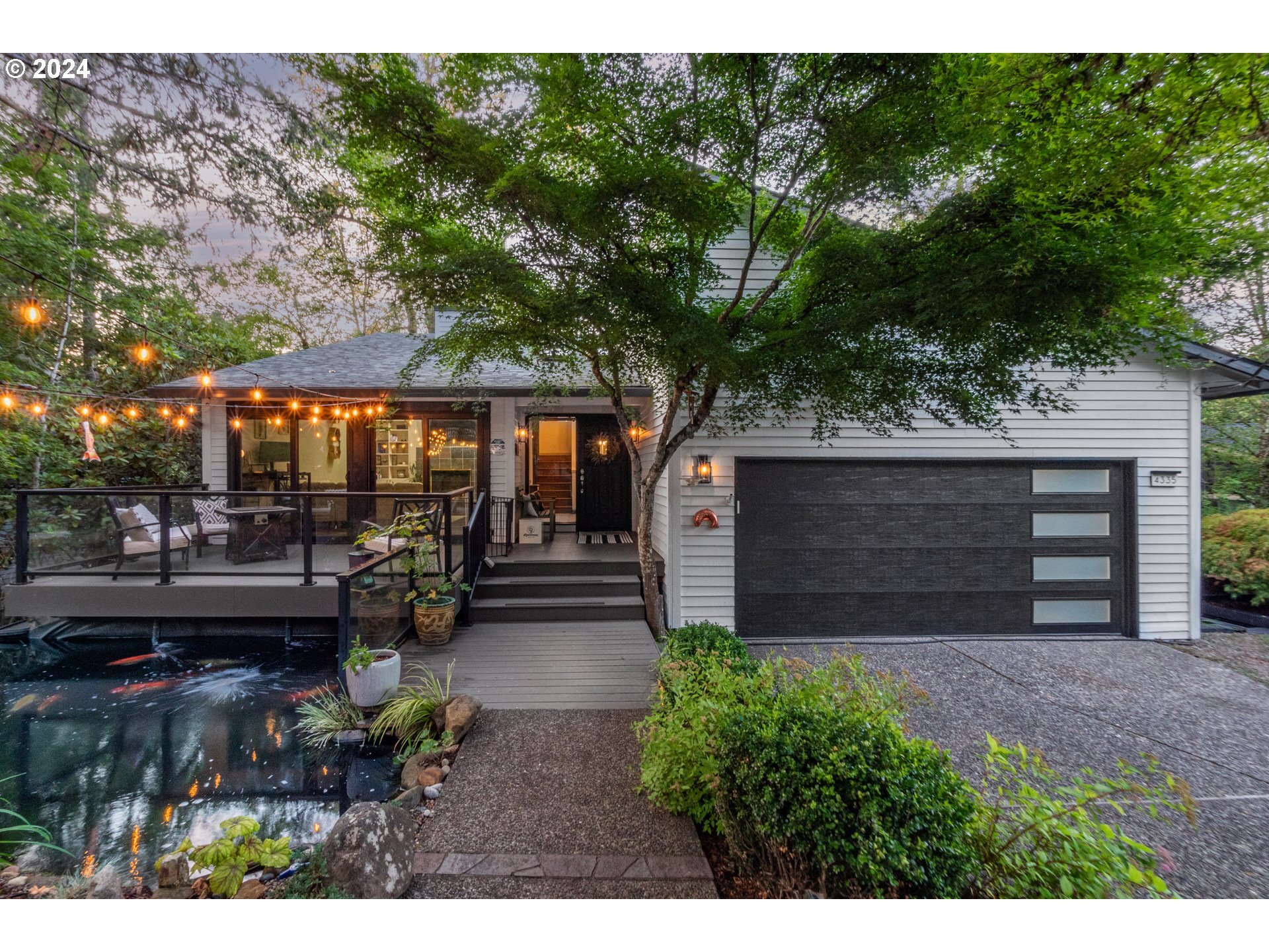 Property Photo: 4335 SW Cullen Blvd OR 97221