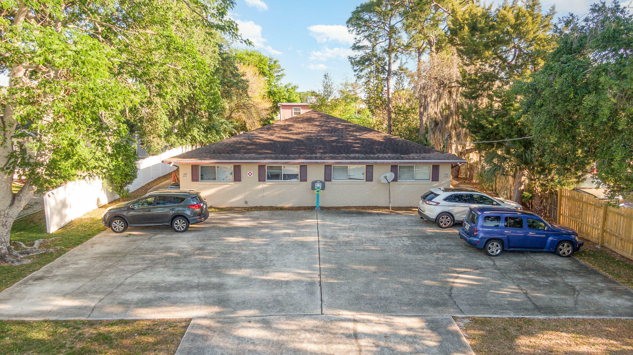 Property Photo:  308 Parker Drive  FL 32780 