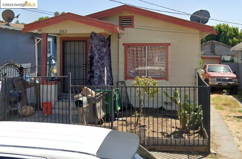 Property Photo:  2612 75th Ave  CA 94605 