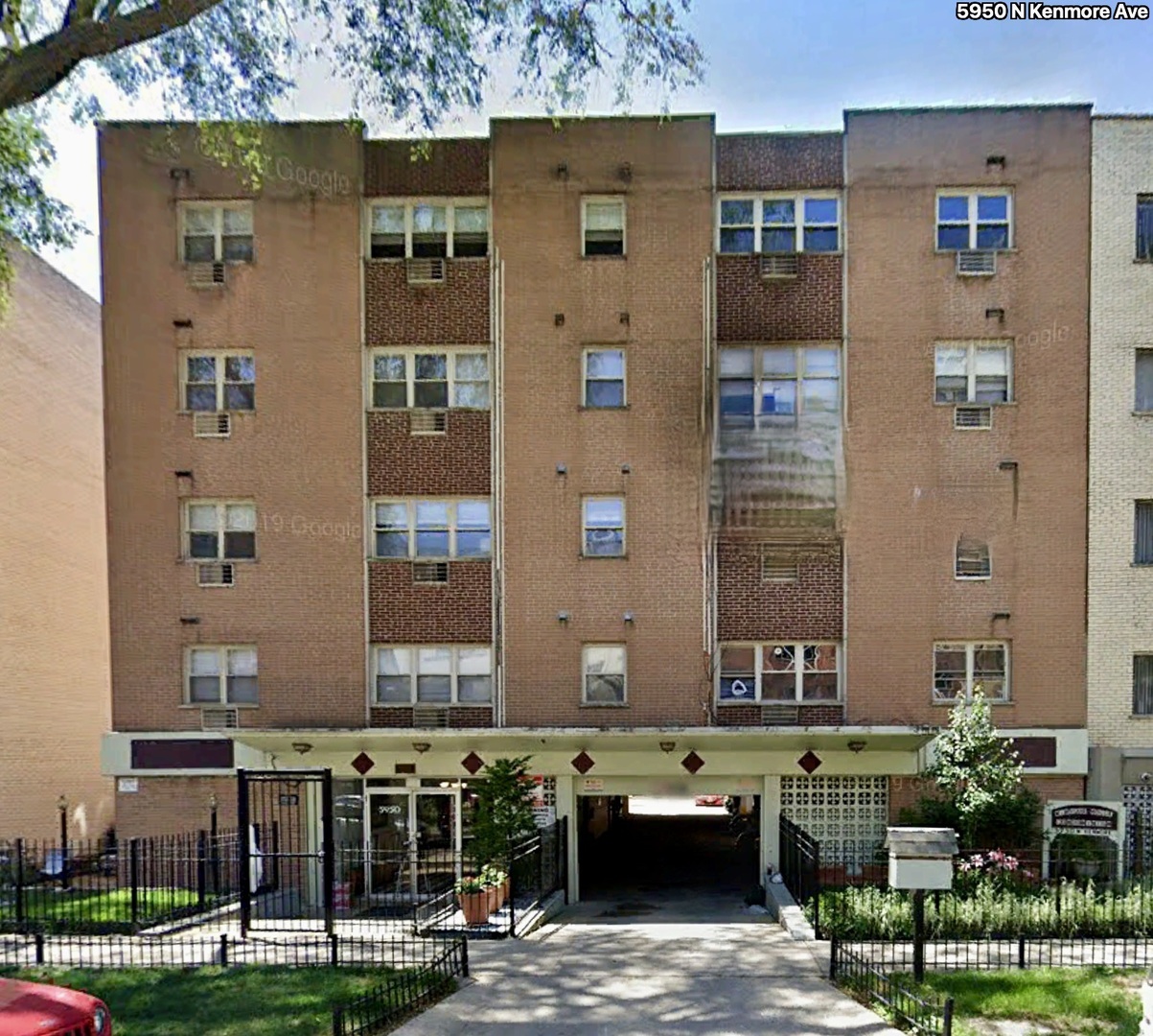 5950 N Kenmore Avenue 406  Chicago IL 60660 photo