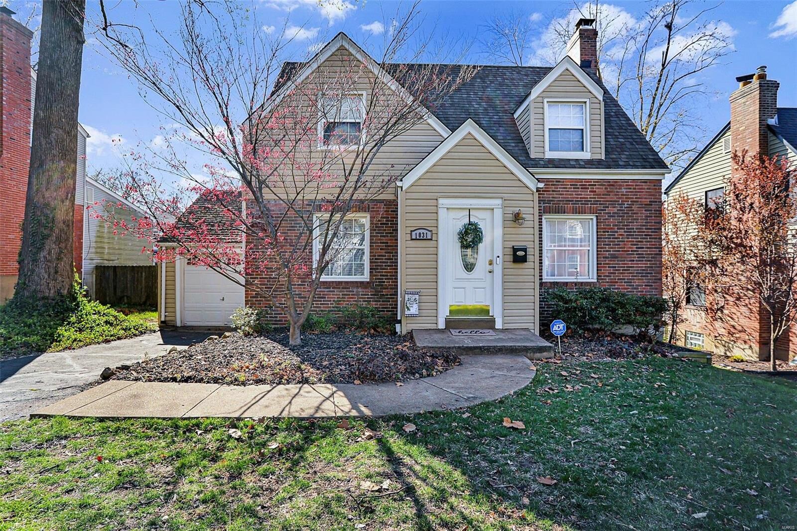 Property Photo:  1031 Sylvan Place  MO 63122 