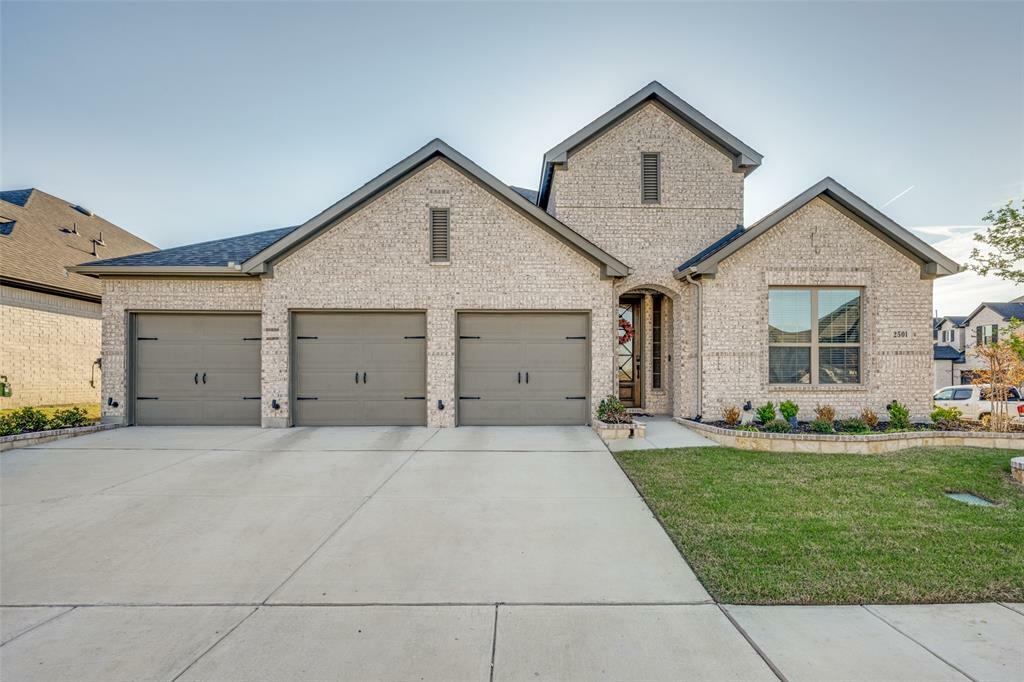 Property Photo:  2501 Bluewood Lane  TX 76226 