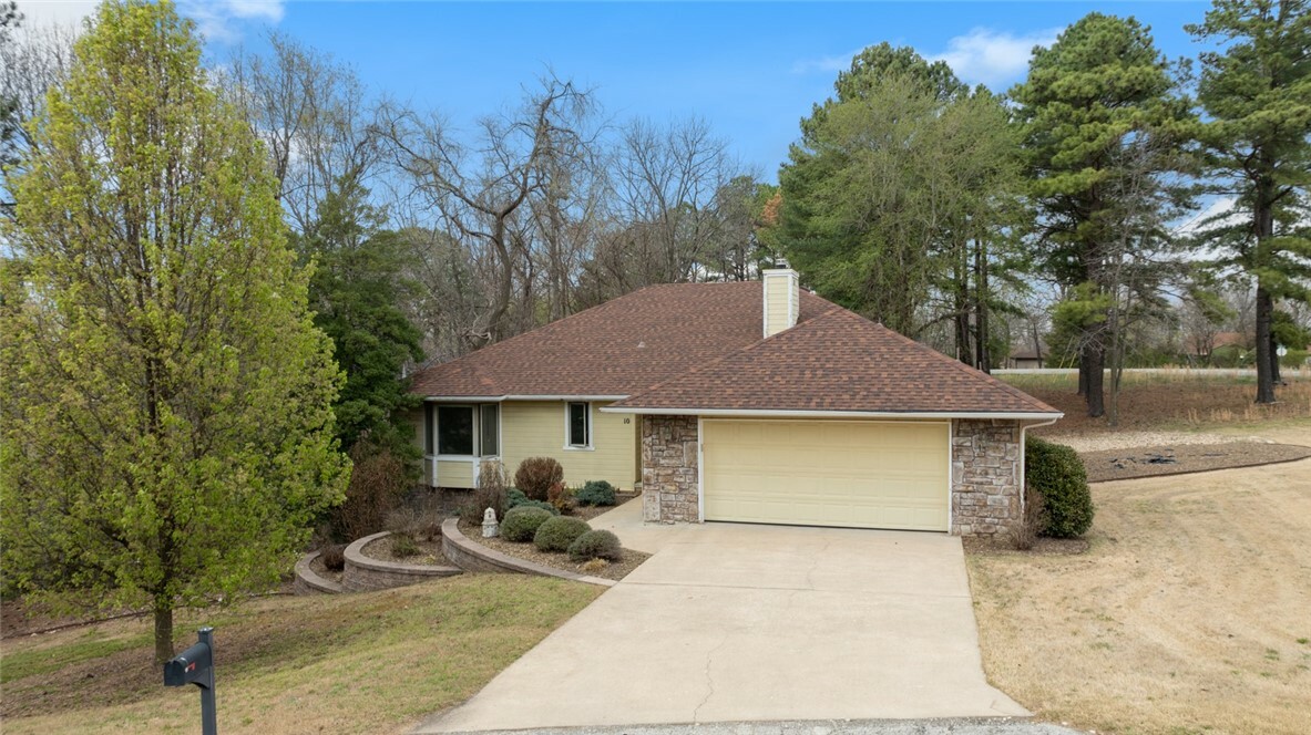 Property Photo:  10 Dunedin Lane  AR 72715 