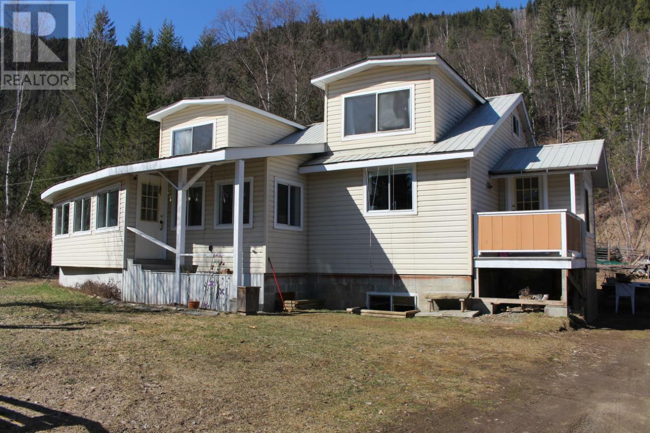 Property Photo:  2605 Yellowhead Hwy  BC  